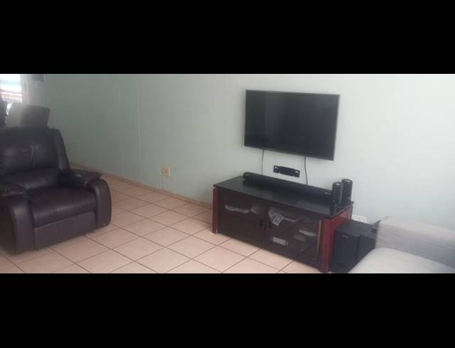 2 BEDROOM PROPERTY TO RENT IN SILVERTON